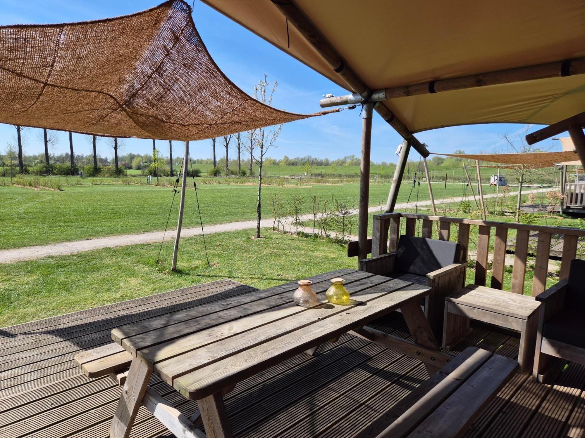 De Hazelaarshof Luxe Glampingtent Bij Natuurgebied De Millingerwaard Kekerdom Exterior foto